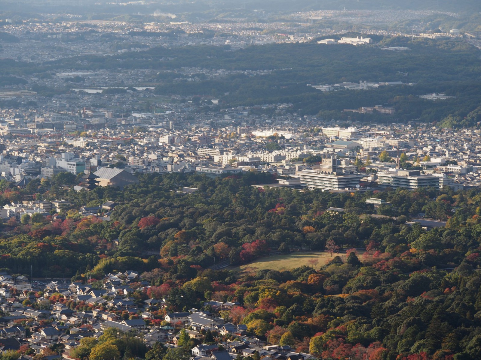 高円山大文字火床から奈良公園・興福寺方面を望む