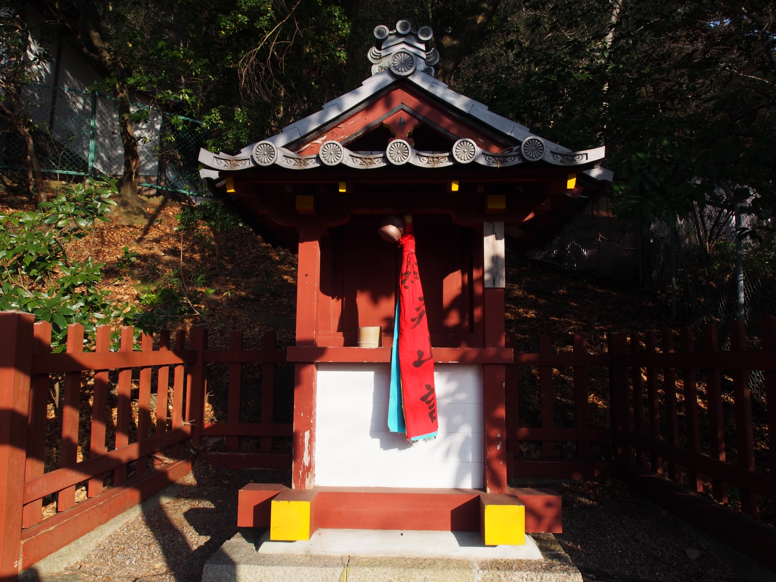 遠敷神社（東大寺）の社殿
