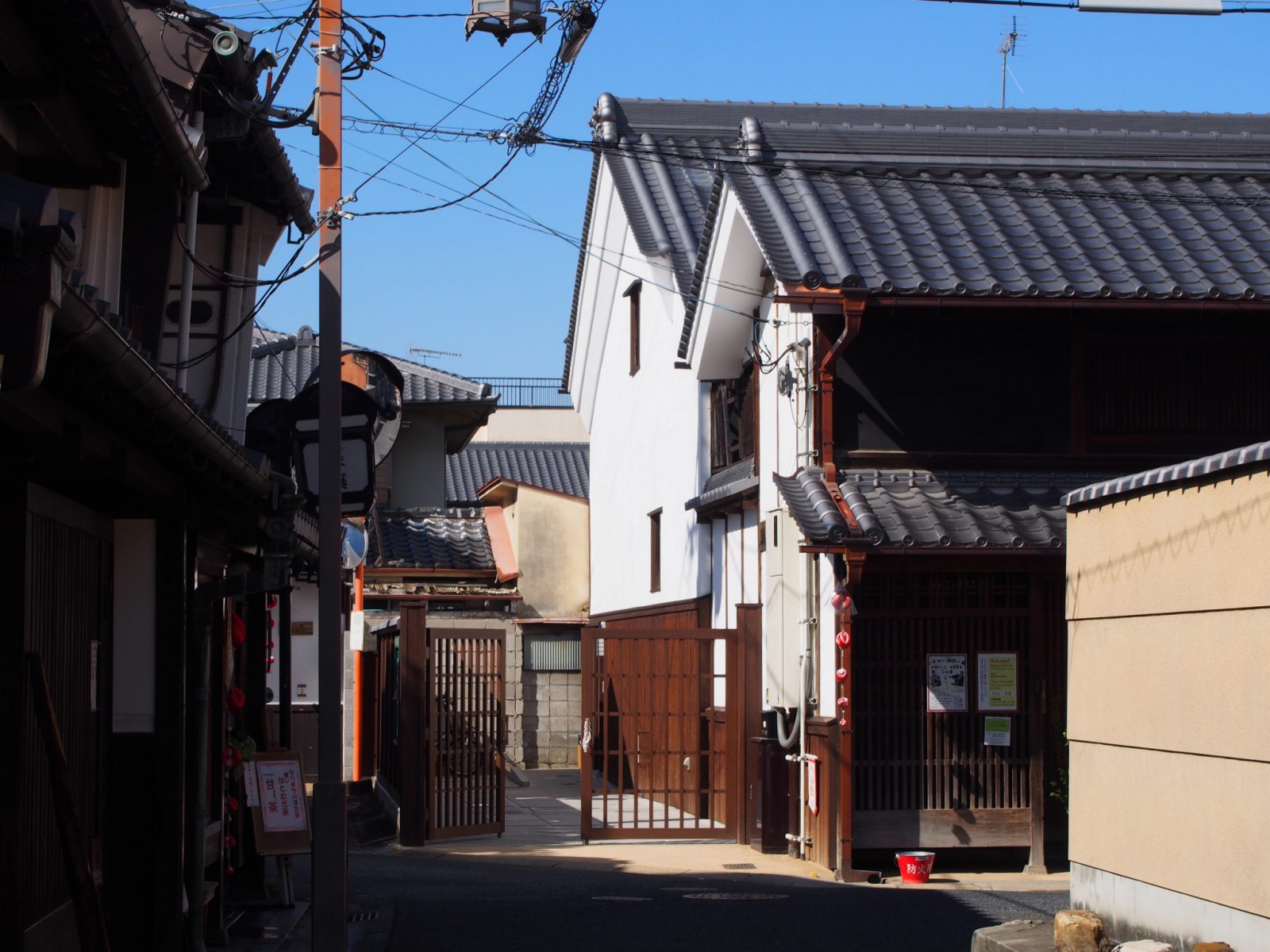 奈良町にぎわいの家・奈良町物語館付近の町並み