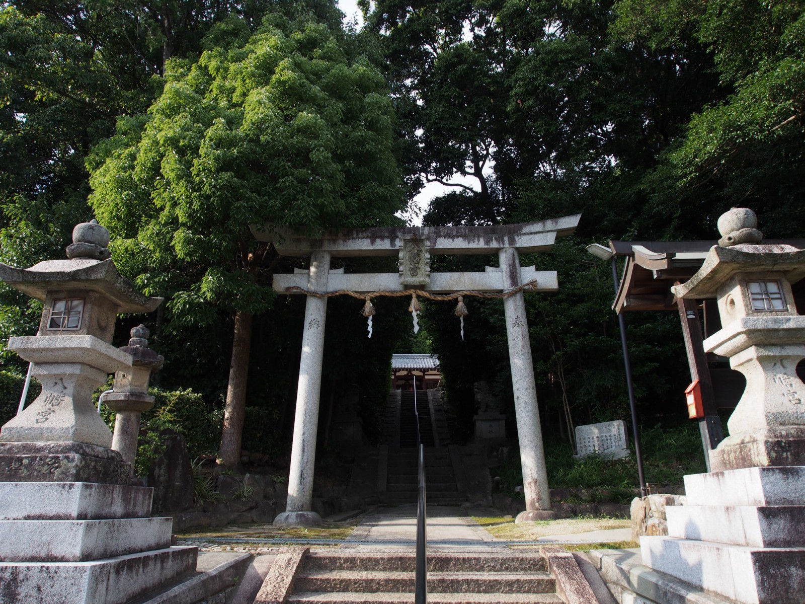 山陵八幡神社
