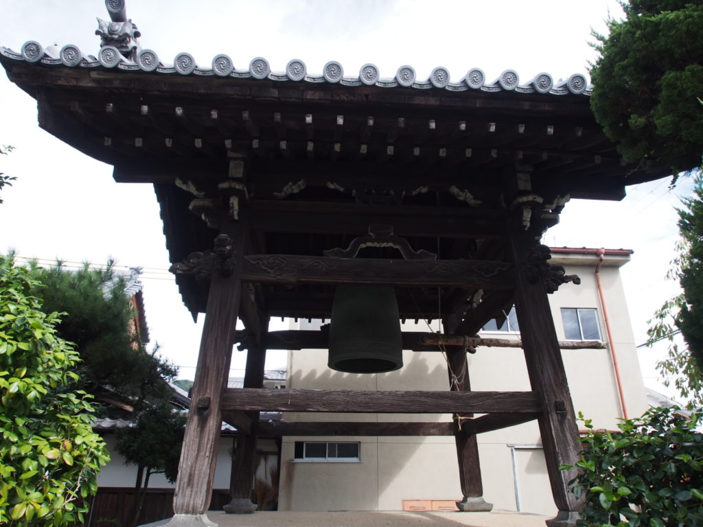 三輪恵比須神社の鐘楼
