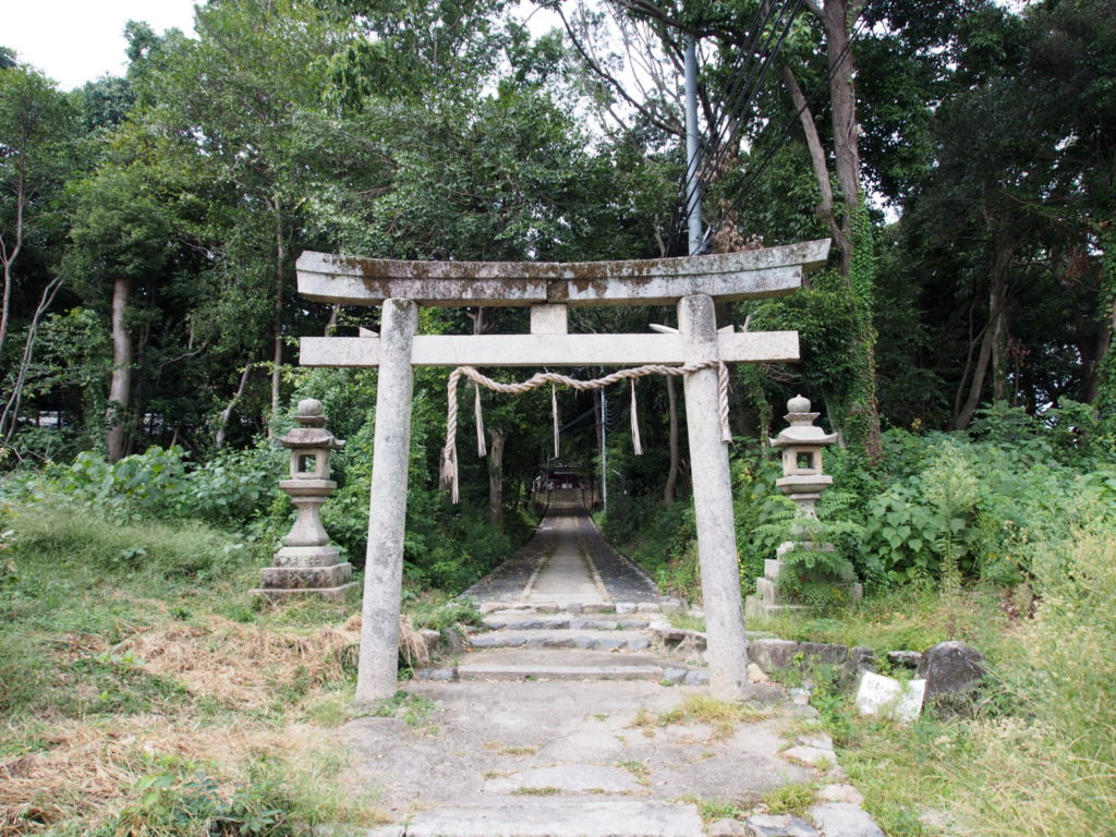 西大寺八幡神社の参道